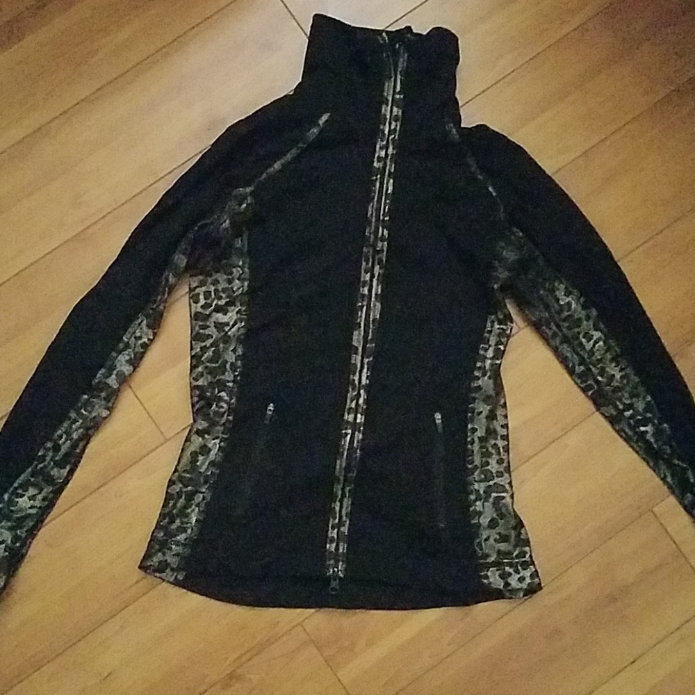 90degrees by reflex black cheatah print jacket